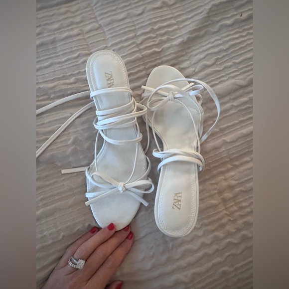 NWOT ZARA Elegant White Strappy Sandals🐩 - Picture 5 of 5